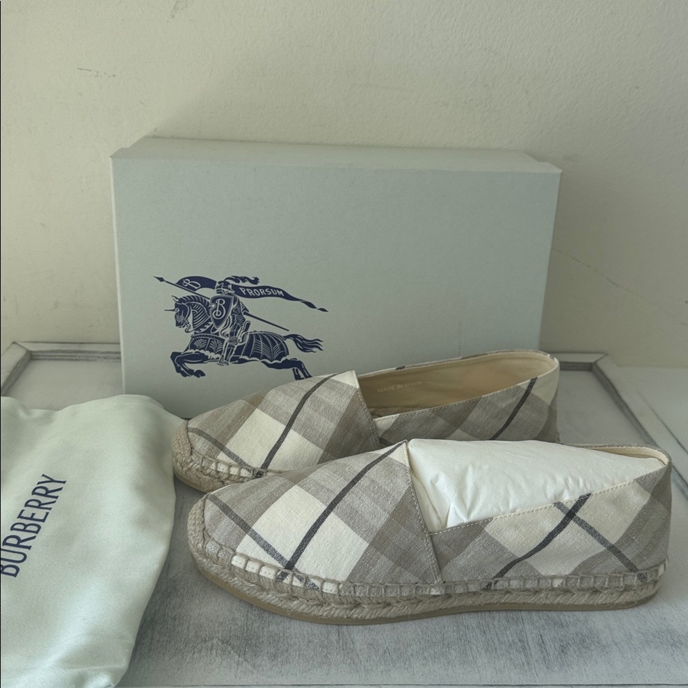 Burberry Mews Check Espadrille Flat Women Cotton Ip Check Grey Beige 9US / 39EU - Picture 6 of 13